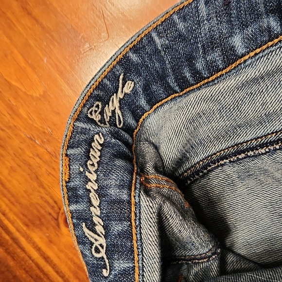 American Eagle Jean capris - Picture 3 of 5